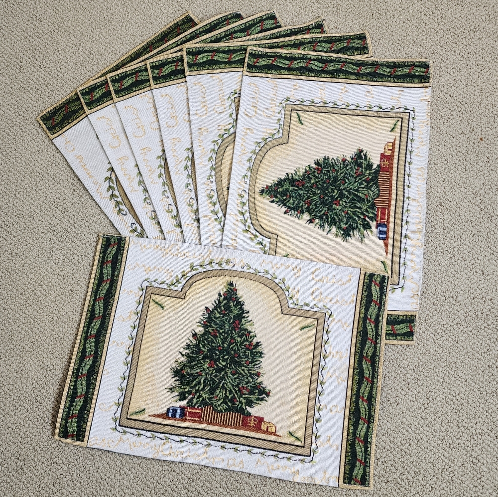 Loon Lake Weavers Christmas Placemats - Set of 7 Christmas Tree Print